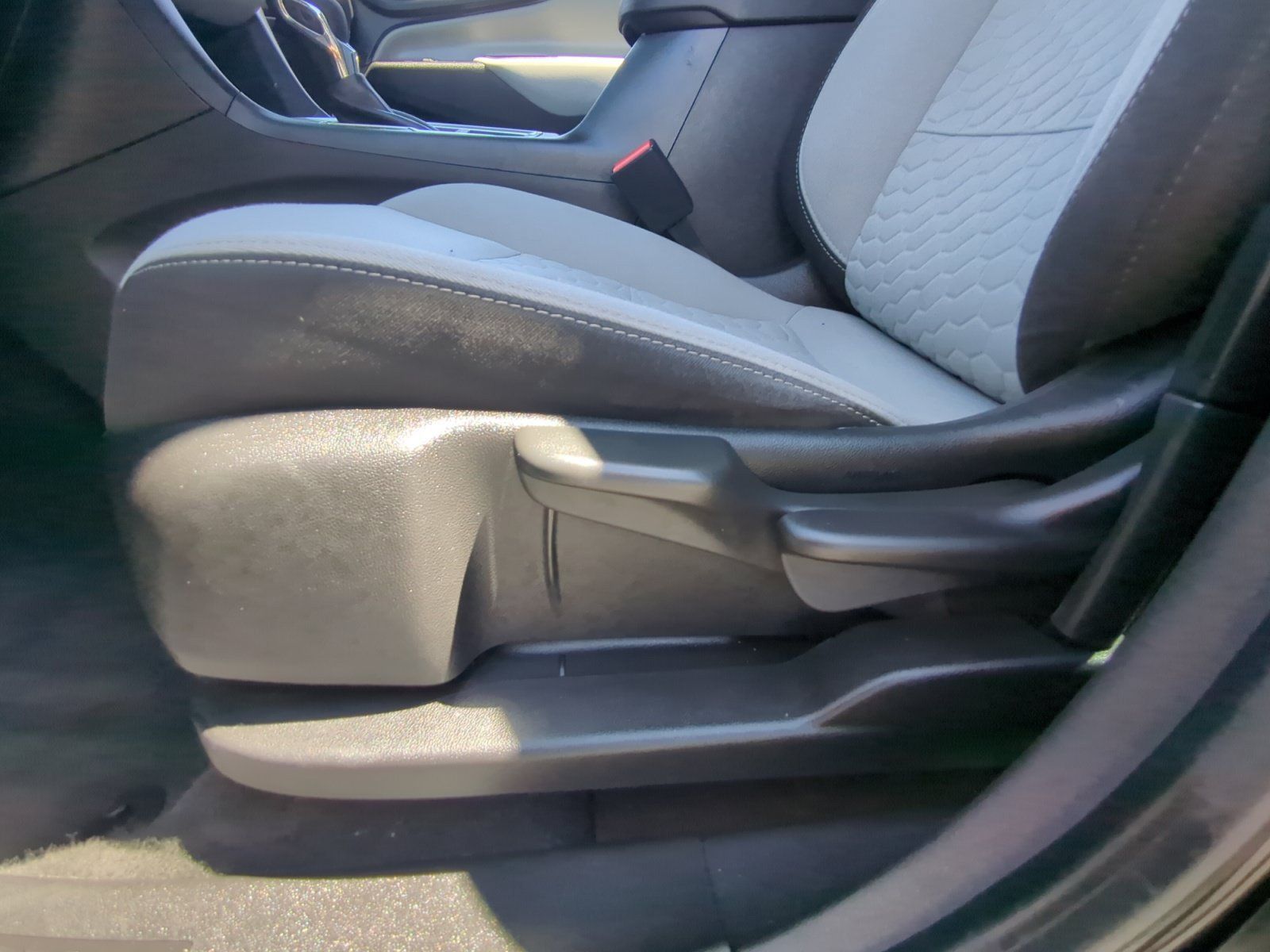 Used 2019 Chevrolet Equinox LS FWD image 14