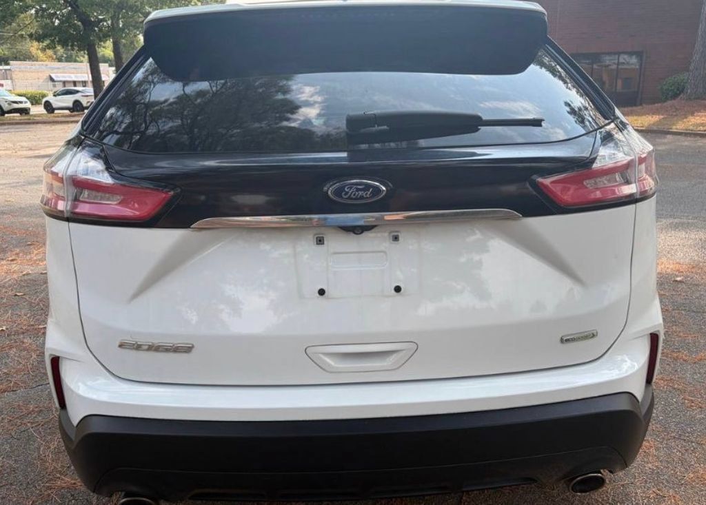 Used 2019 Ford Edge SE FWD image 14