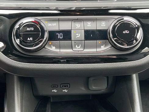 New 2026 Buick Envista Sport Touring FWD image 11