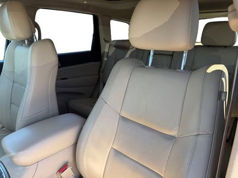 Certified 2018 Jeep Grand Cherokee Limited w/ Luxury Group II AWD/4WD image 14