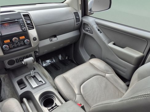 Used 2018 Nissan Frontier SV RWD image 14