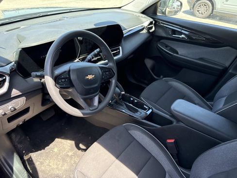 Used 2025 Chevrolet TrailBlazer LT FWD image 4