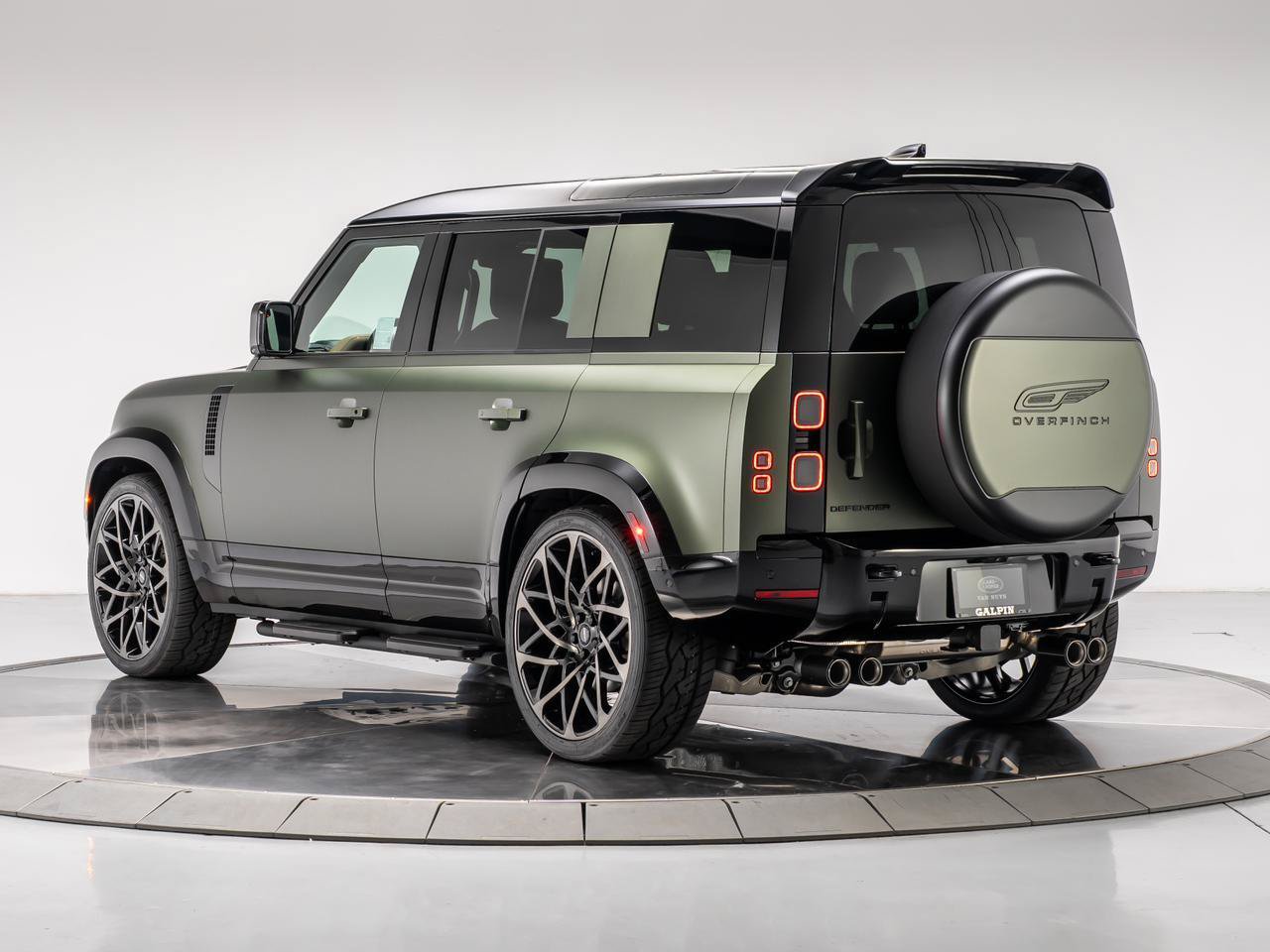 Used 2026 Land Rover Defender 110 X-Dynamic SE AWD/4WD image 3