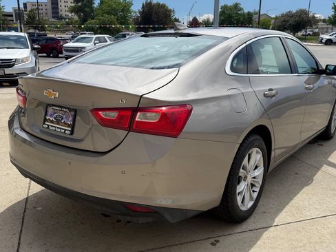 Used 2025 Chevrolet Malibu LT FWD image 3