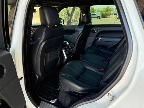 Used 2015 Land Rover Range Rover Sport HSE AWD/4WD image 28
