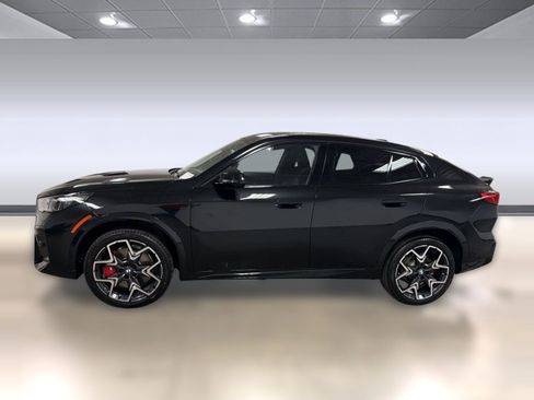 New 2026 BMW X2 xDrive28i w/ Technology Package AWD/4WD image 2