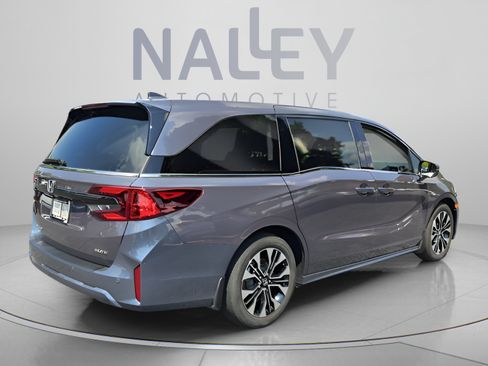 Used 2025 Honda Odyssey Elite image 4