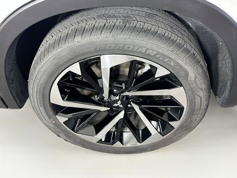 Used 2024 Mitsubishi Outlander SE image 11