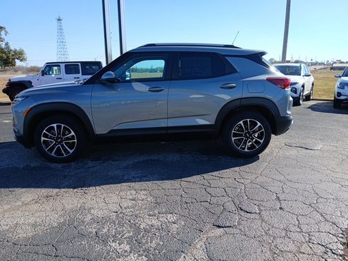 New 2026 Chevrolet TrailBlazer LT image 2