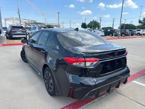Used 2025 Toyota Corolla SE FWD image 4