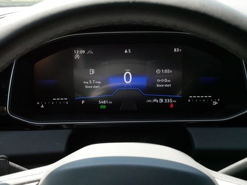 Certified 2025 Volkswagen Jetta Sport FWD image 21