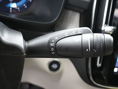 Used 2023 Volvo XC40 B5 Ultimate w/ Protection Package Premier image 26