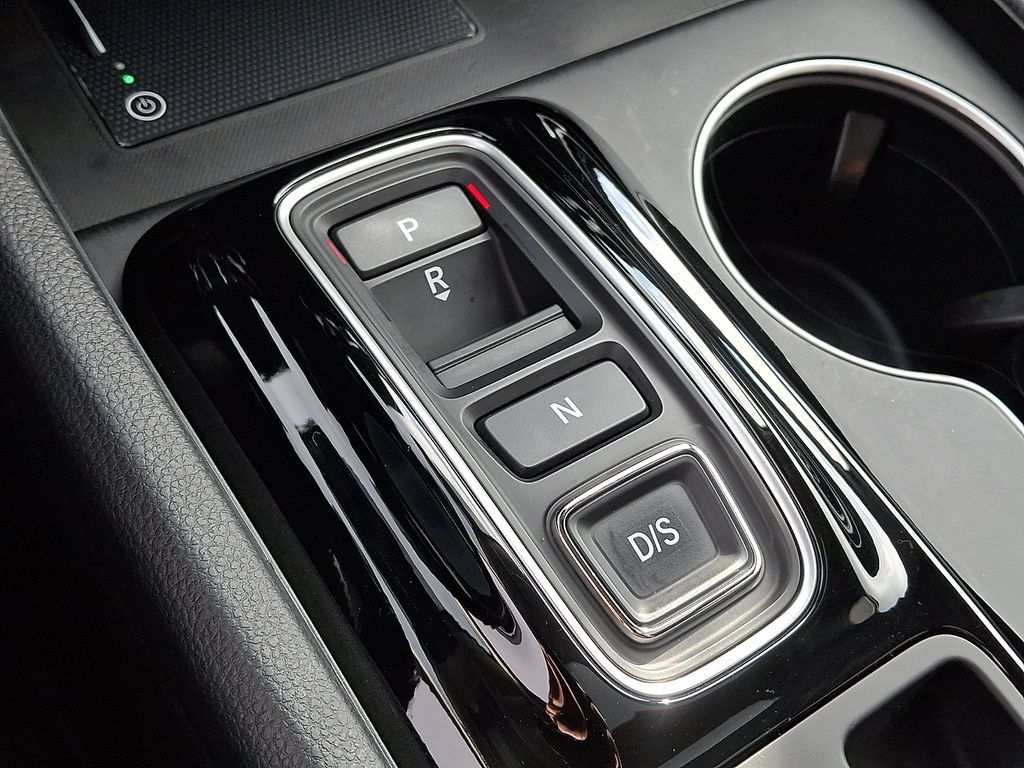 Used 2024 Honda Pilot Touring image 18