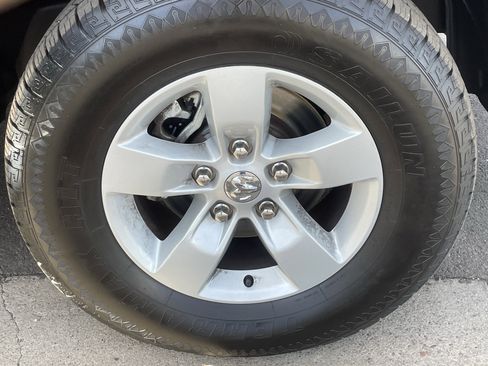 Certified 2020 RAM 1500 Classic SLT w/ Luxury Group image 8