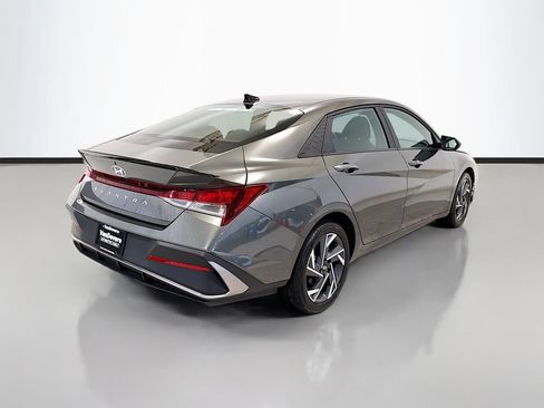 Used 2025 Hyundai Elantra Sport FWD image 9