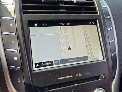 Used 2019 Lincoln MKC Reserve w/ MKC Technology Package FWD image 23