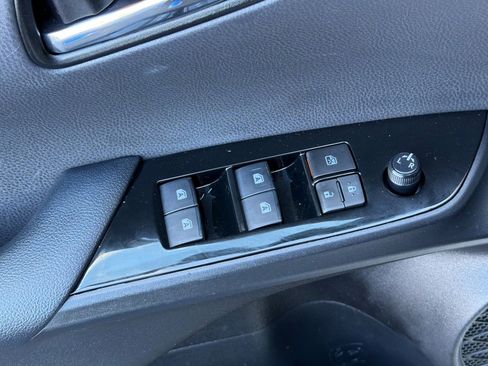 Used 2017 Toyota Prius Prime Premium image 13