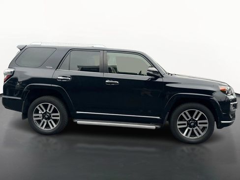 Used 2019 Toyota 4Runner 4WD image 2