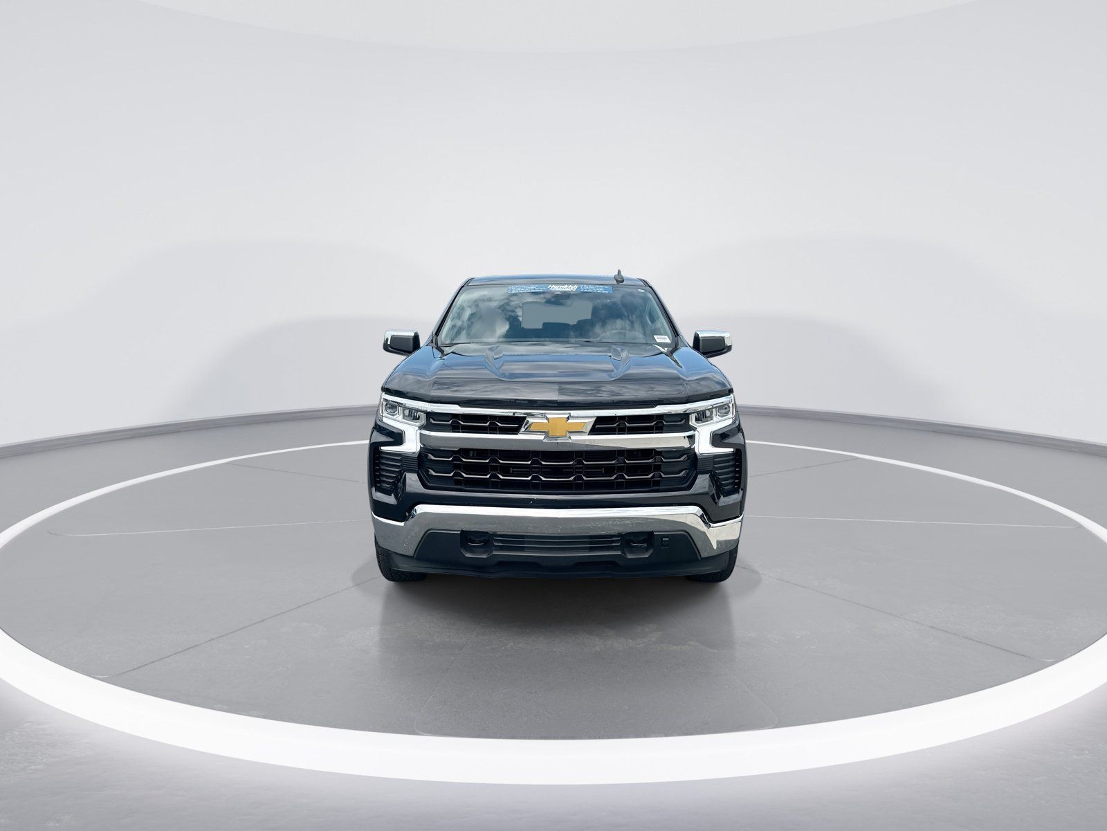Used 2024 Chevrolet Silverado 1500 LT AWD/4WD image 3