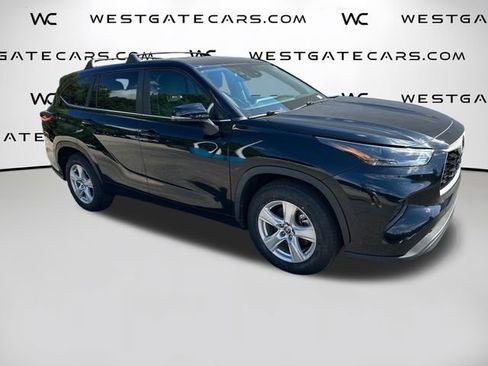 Used 2023 Toyota Highlander L FWD image 33