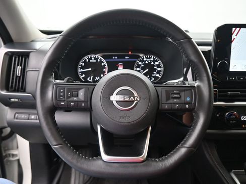 Used 2022 Nissan Pathfinder SL image 28