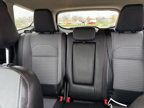 Used 2017 Ford Escape Titanium image 40