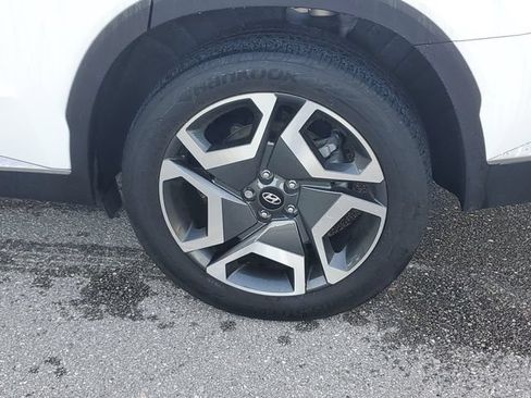 Used 2024 Hyundai Palisade SEL w/ Premium Package FWD image 5