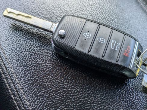 Used 2020 Kia Optima LX FWD image 29