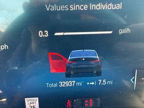 Certified 2023 BMW 330i xDrive Sedan w/ Driving Assistance Package image 4