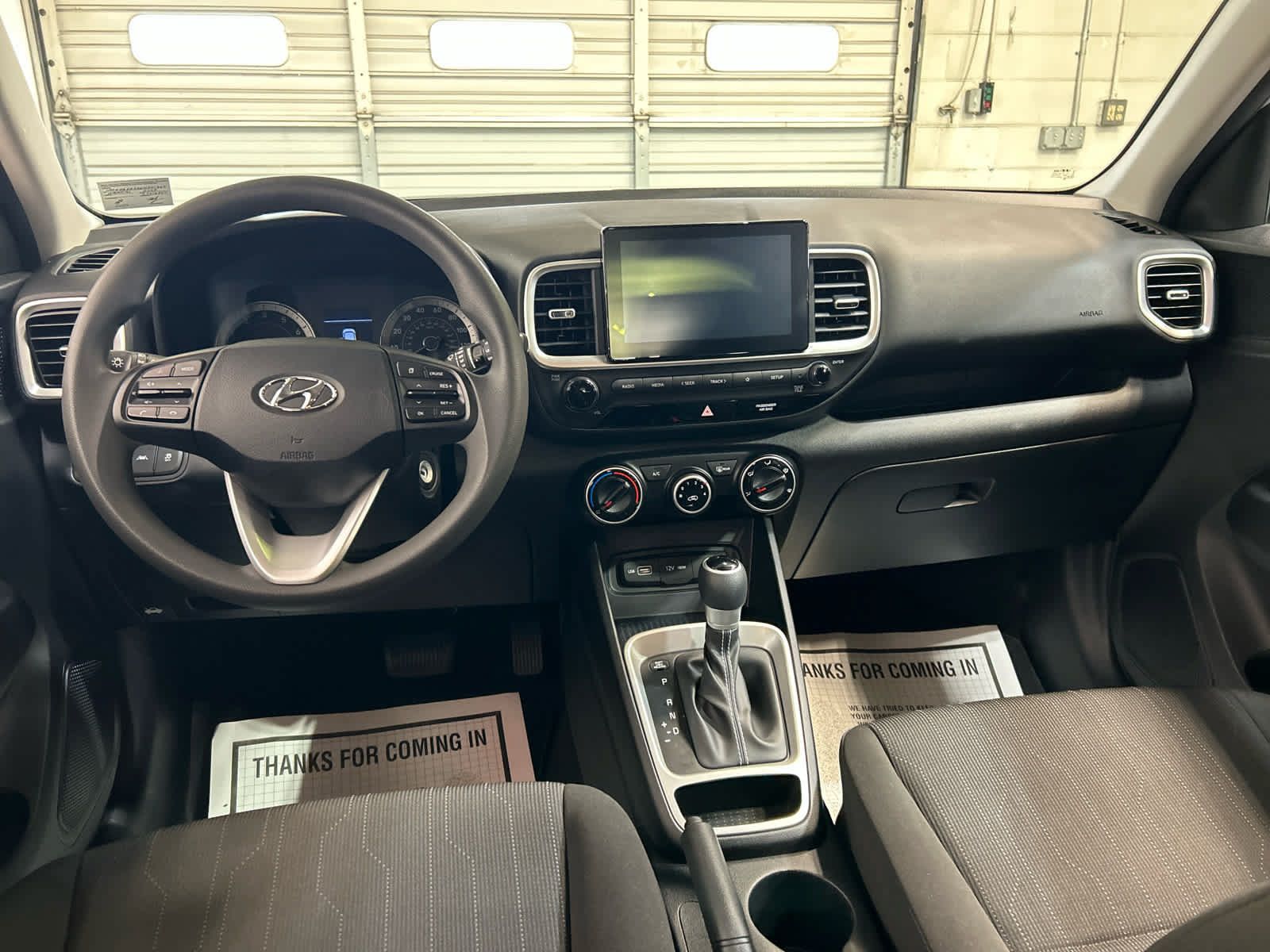 Used 2022 Hyundai Venue SE FWD image 4