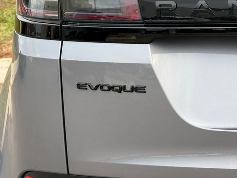 Certified 2026 Land Rover Range Rover Evoque Dynamic SE AWD/4WD image 38
