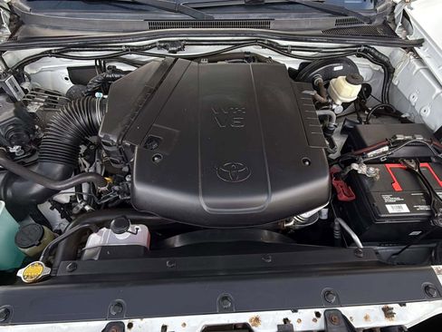 Used 2015 Toyota Tacoma PreRunner image 13