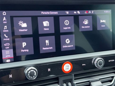 Used 2025 Porsche Macan w/ Premium Package Plus image 24