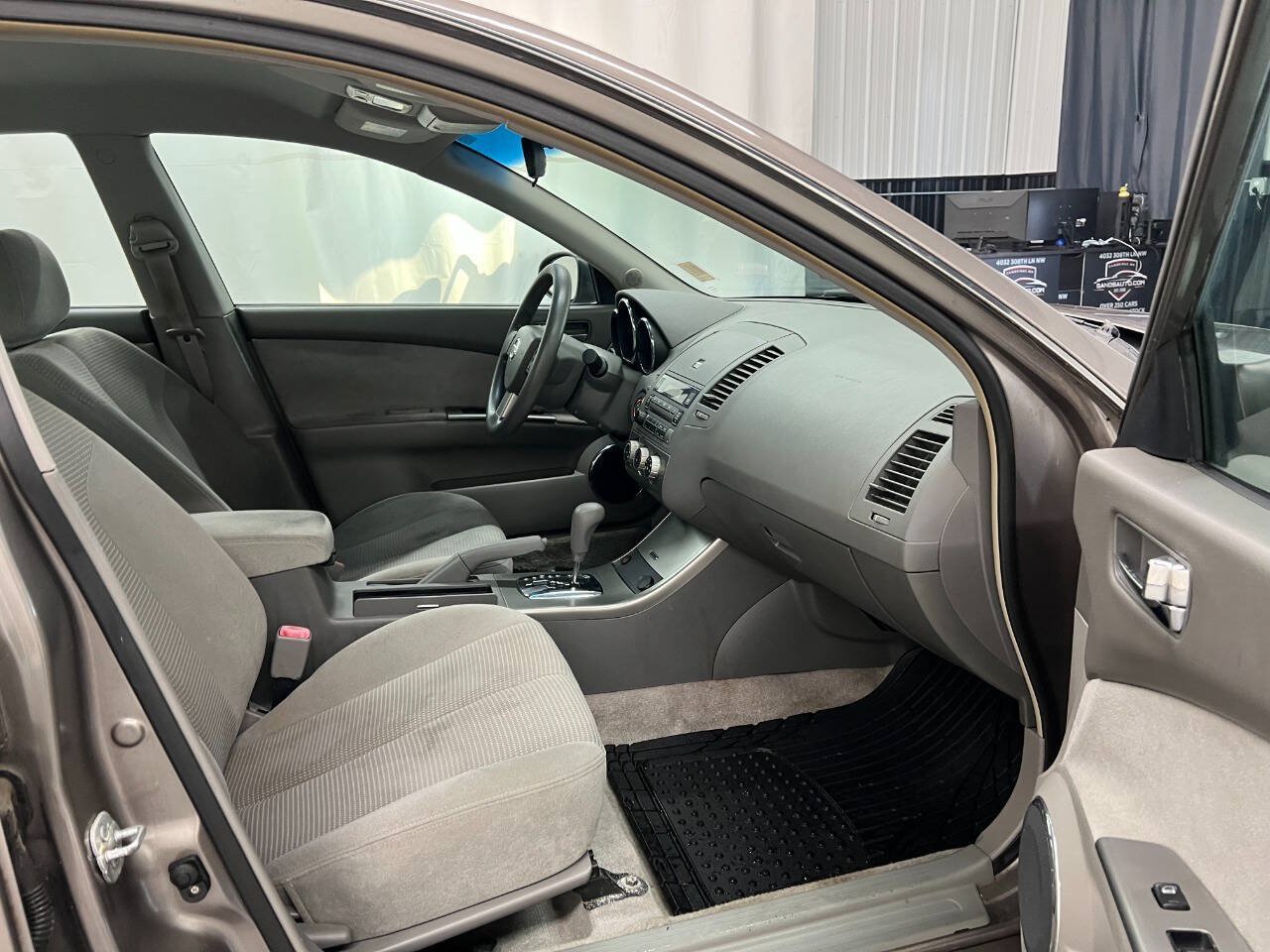 Used 2005 Nissan Altima 2.5 S FWD image 11