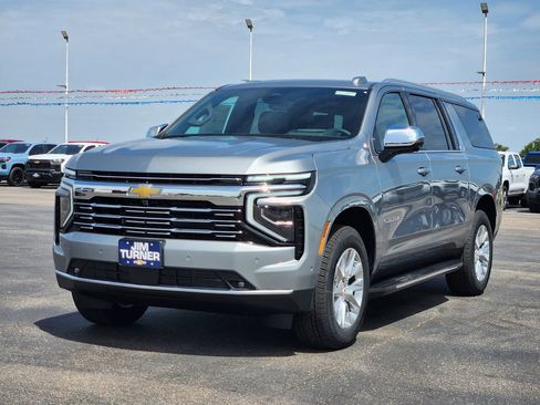 New 2025 Chevrolet Suburban Premier image 2