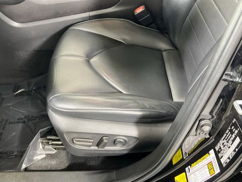 Used 2022 Toyota Highlander XLE image 18