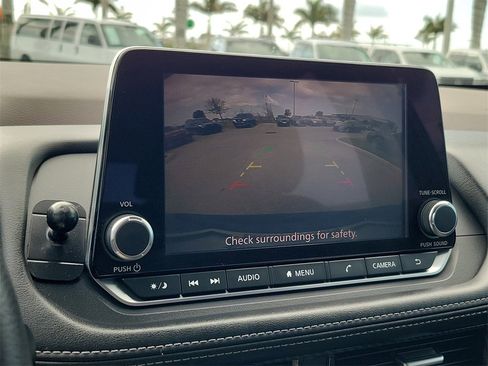 Used 2021 Nissan Rogue S image 29