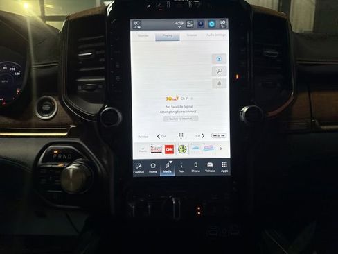 Used 2024 RAM 1500 Limited image 11