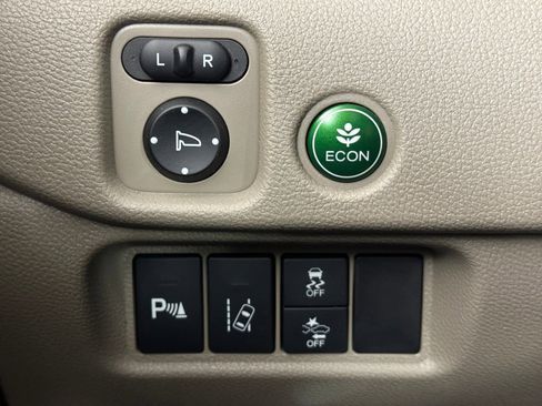 Used 2017 Honda Pilot Touring image 36