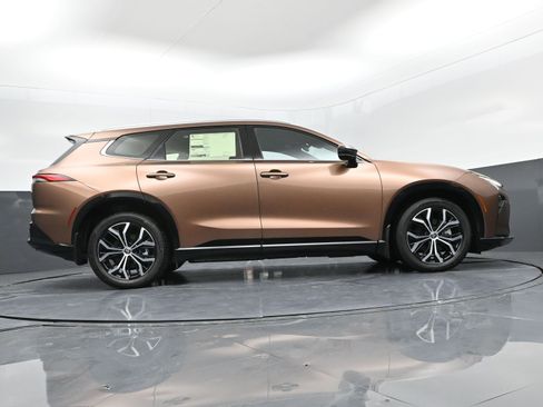 New 2025 Toyota Crown Signia image 29