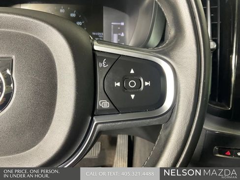 Used 2019 Volvo XC60 T5 Momentum w/ Premium Package FWD image 43