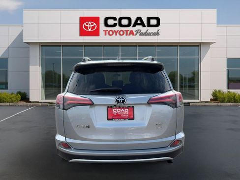 Used 2016 Toyota RAV4 XLE AWD/4WD image 4