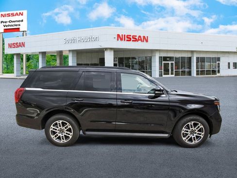 Used 2025 Ford Expedition Active AWD/4WD image 5