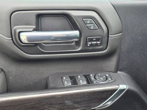 Used 2021 Chevrolet Silverado 2500 LTZ w/ LTZ Premium Package image 26