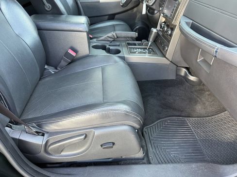 Used 2012 Jeep Liberty Limited Jet w/ Comfort/Convenience Group AWD/4WD image 28