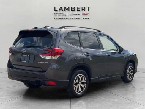 Used 2023 Subaru Forester Premium image 5