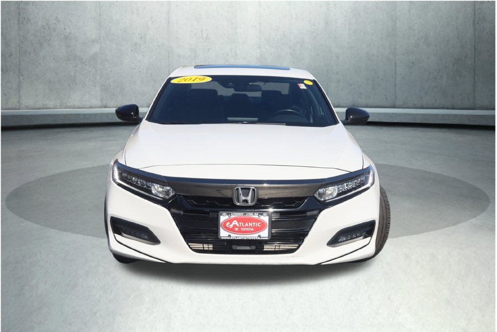 Used 2019 Honda Accord Sport image 2