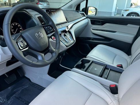 New 2026 Honda Odyssey Touring image 6