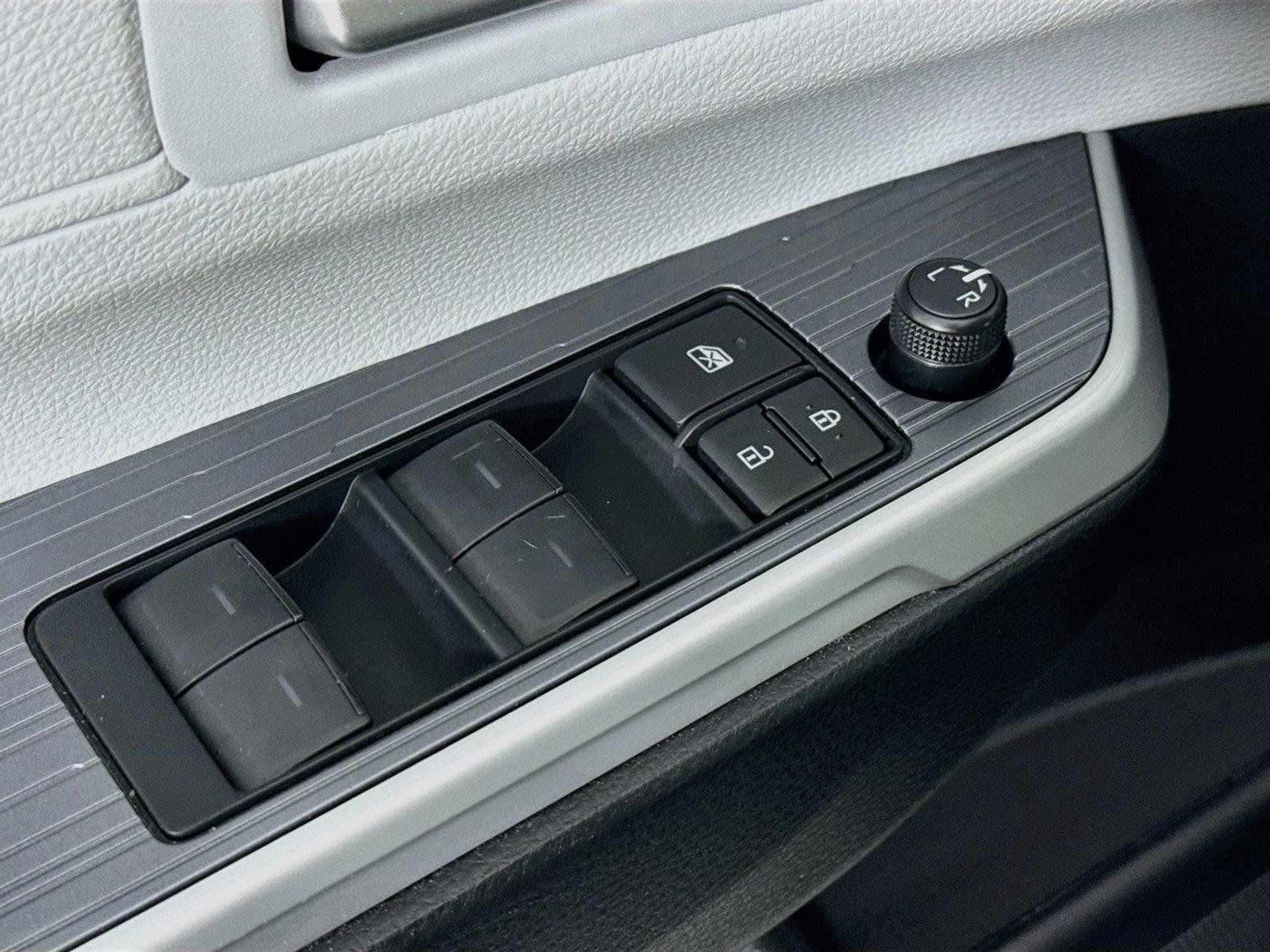 Certified 2026 Toyota Sienna XLE FWD image 29