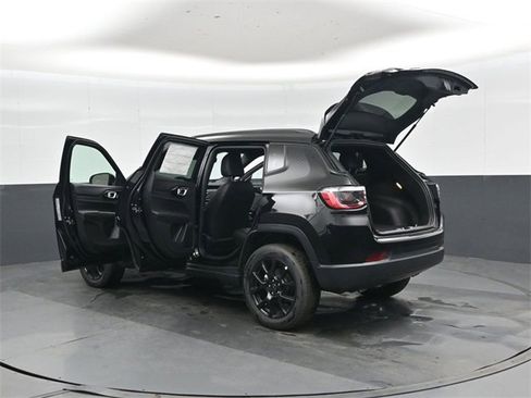 New 2026 Jeep Compass Latitude image 47